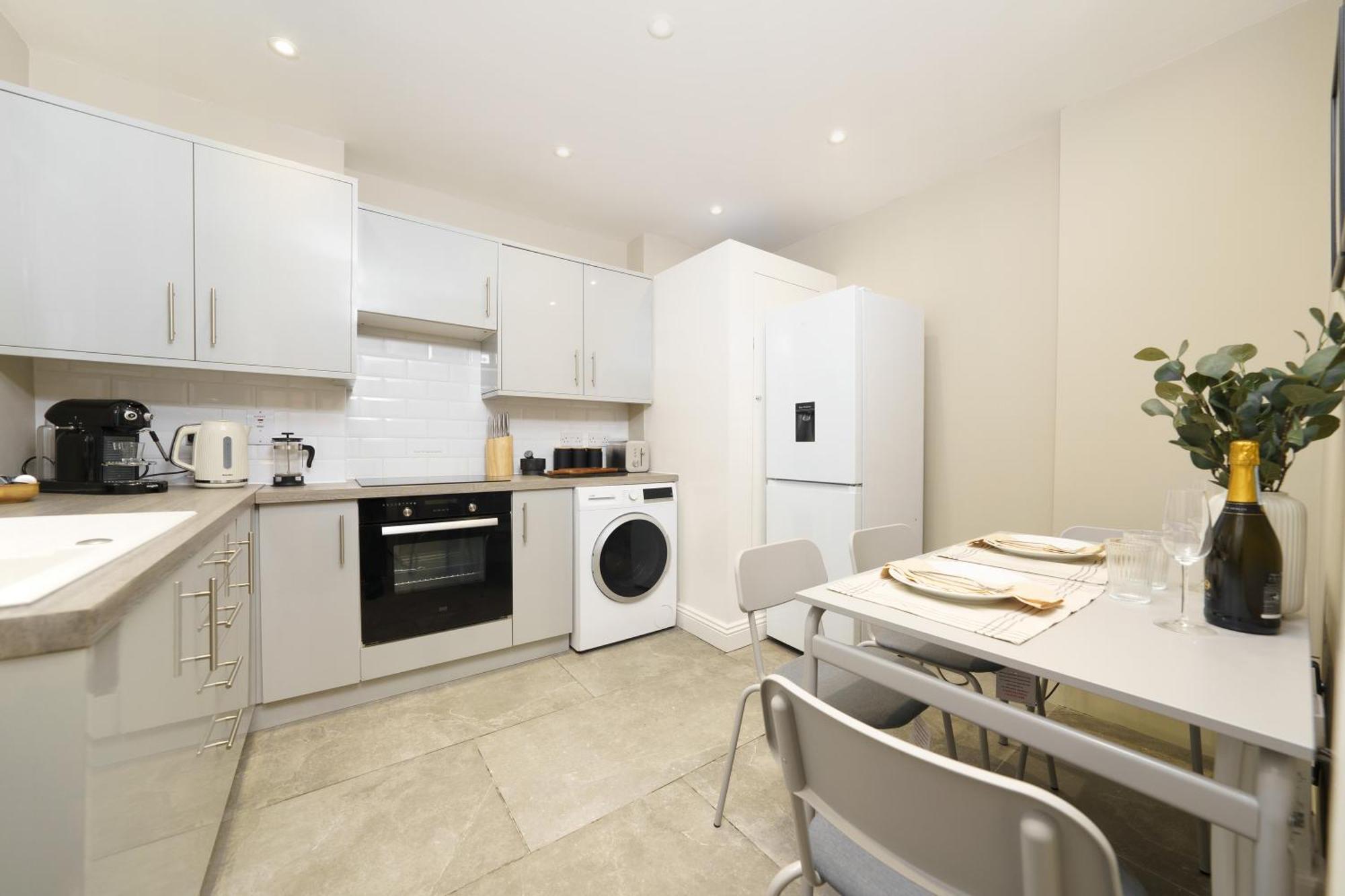 Best Covent Garden/Chinatown/Soho Location Лондон Екстериор снимка