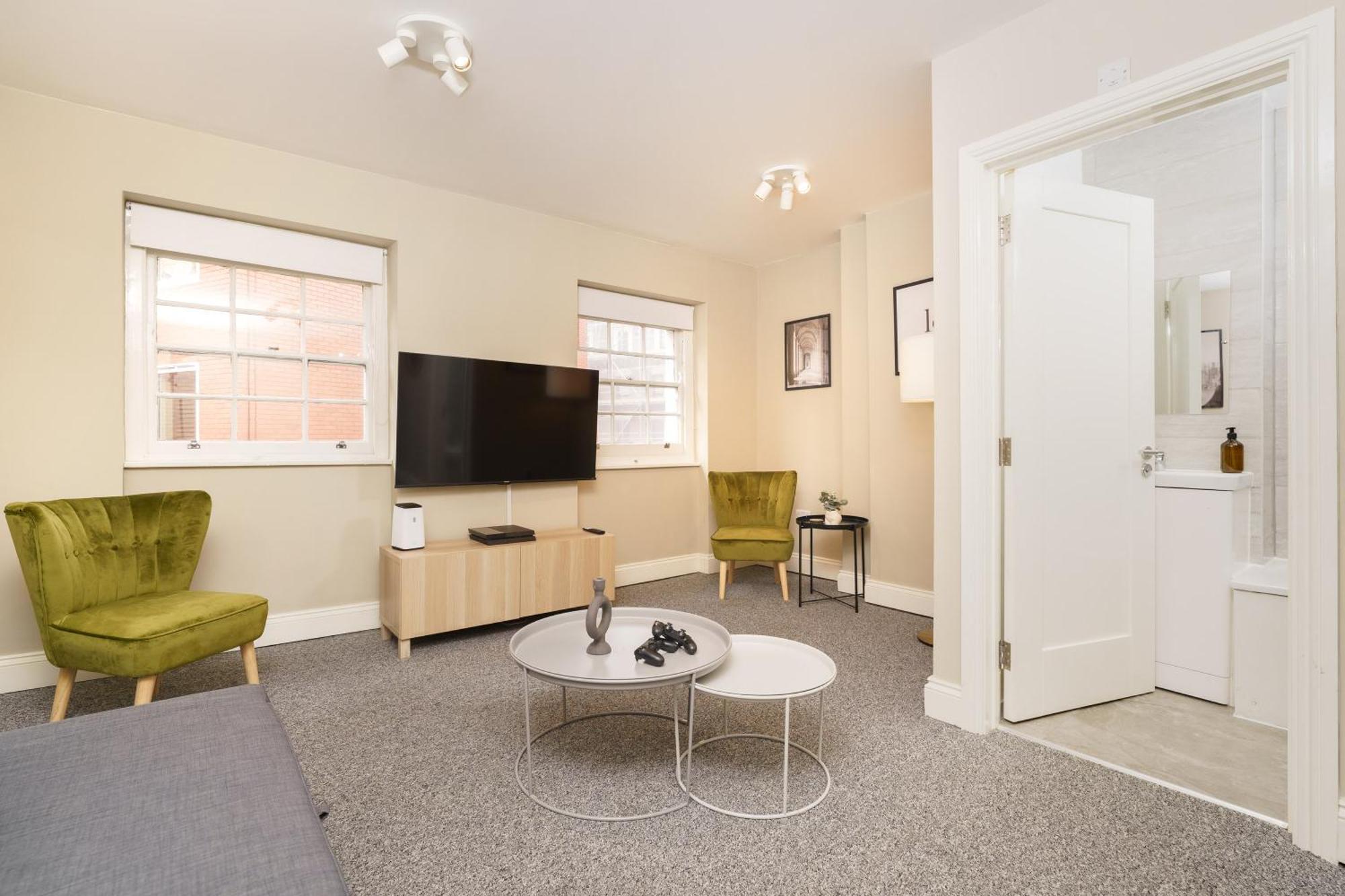 Best Covent Garden/Chinatown/Soho Location Лондон Екстериор снимка